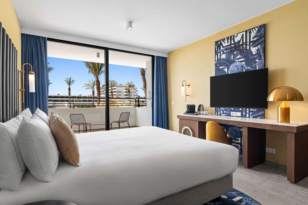 The Rif At Mangrove Beach Corendon All-Inclusive Curio Willemstad Room photo